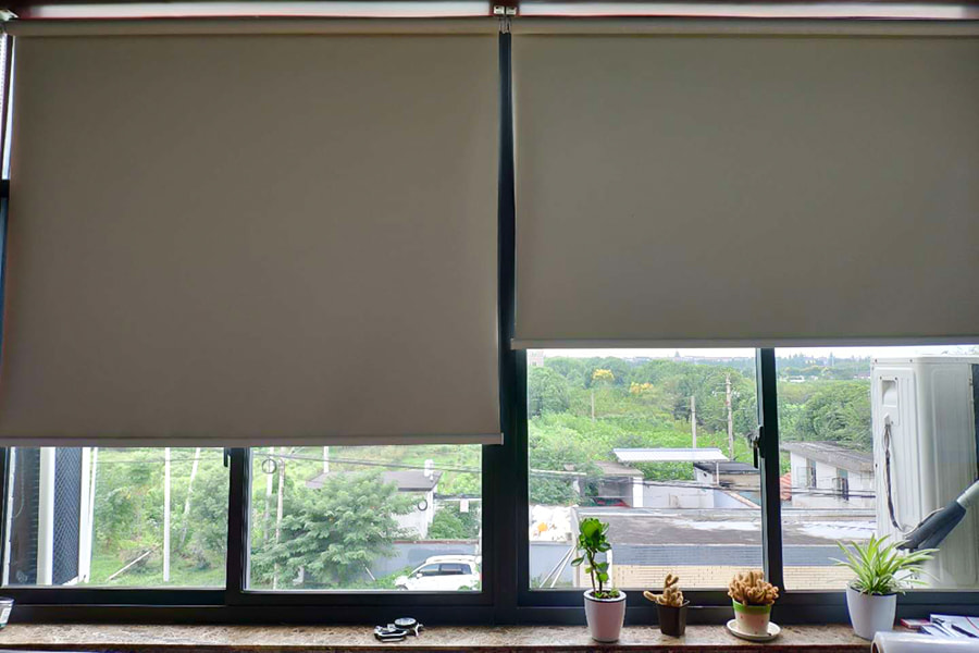UV-resistant flexible PVC blackout fireproof curtain fabric - para sa bahay, opisina, pampublikong lugar UV-resistant flexible PVC blackout fireproof curtain fabric - para sa bahay, opisina, pampublikong lugar